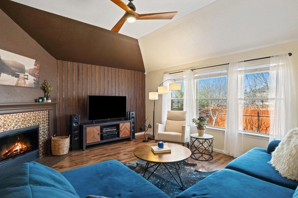 2305 Candle Ridge TRL