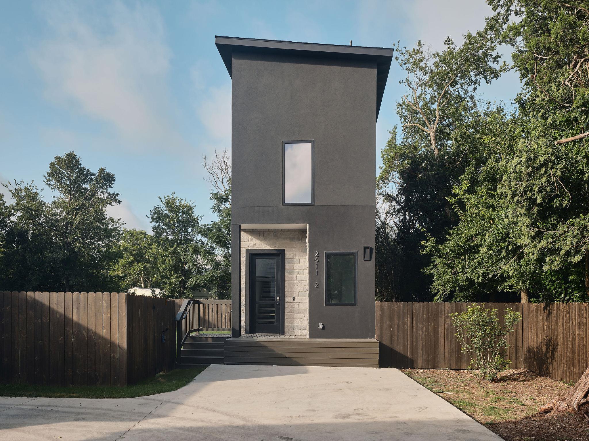 2611 Davis LN