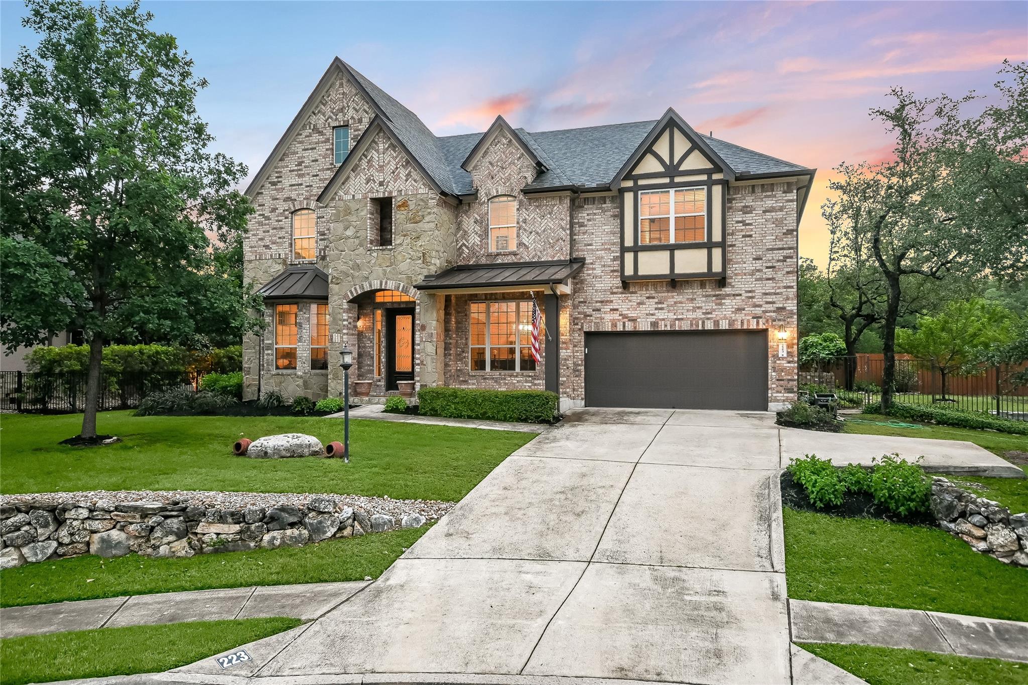 223 Lake Como DR