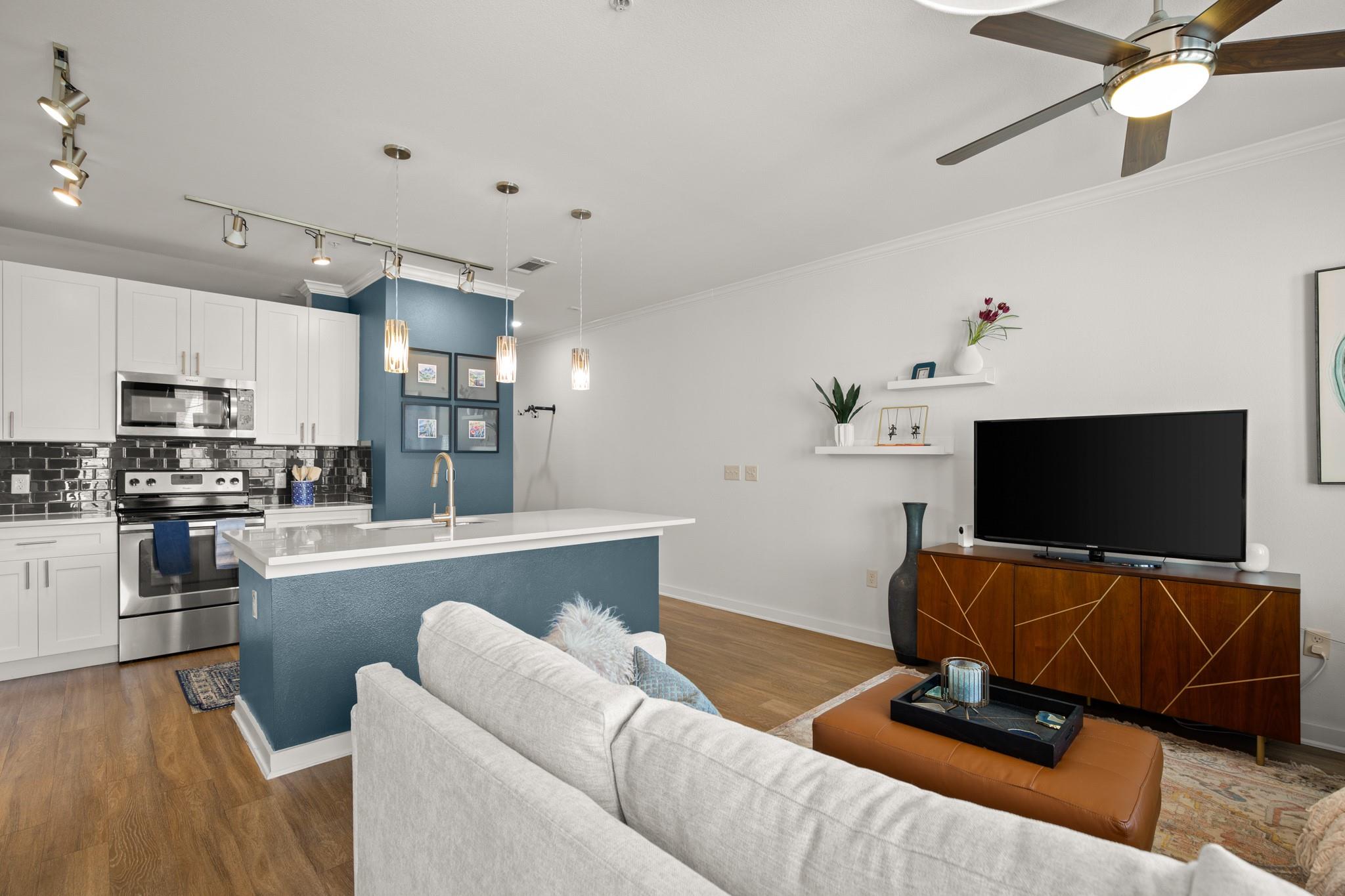 1900 Barton Springs RD