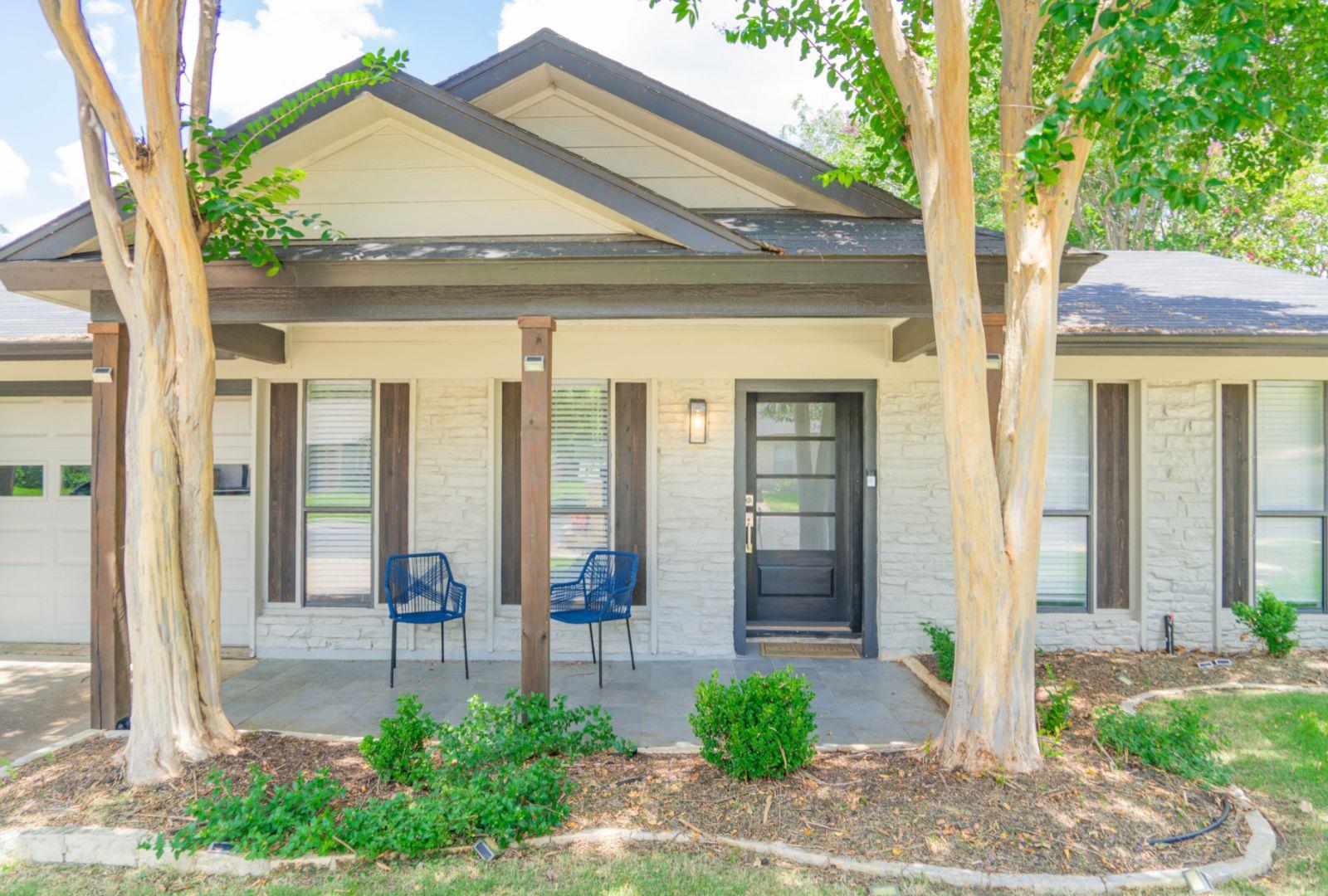 7002 Whispering Oaks DR