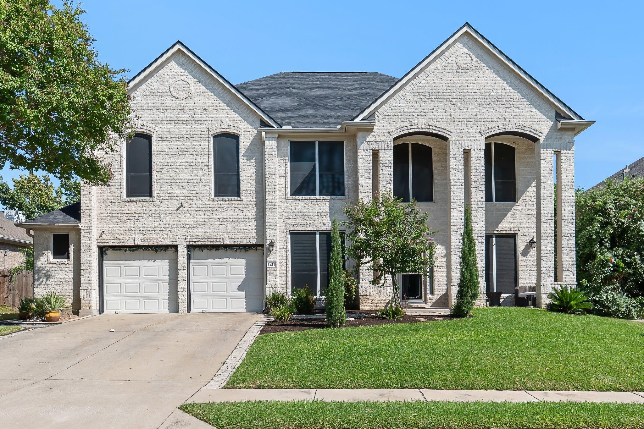 1211 Laurel Oak TRL
