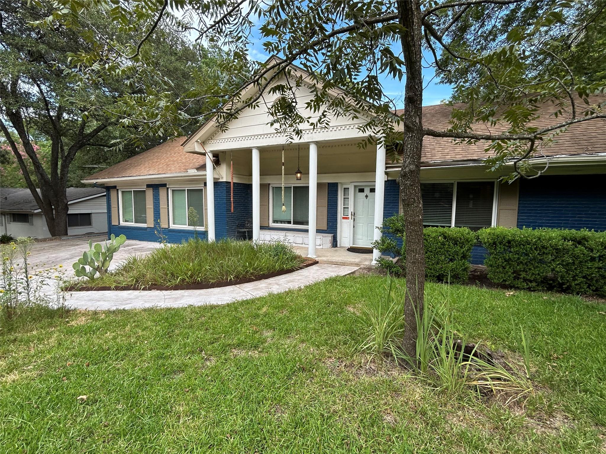 11303 Oakwood DR