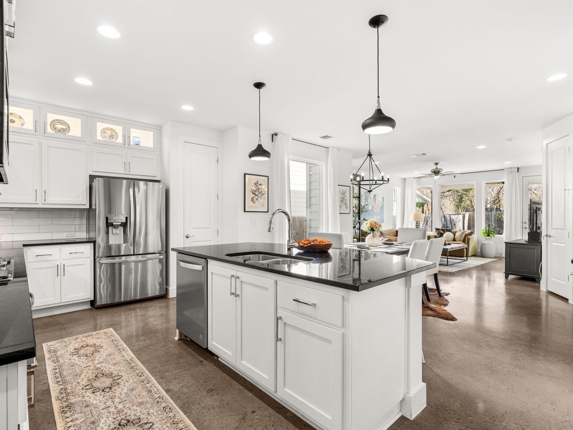 3711 Garden Villa LN