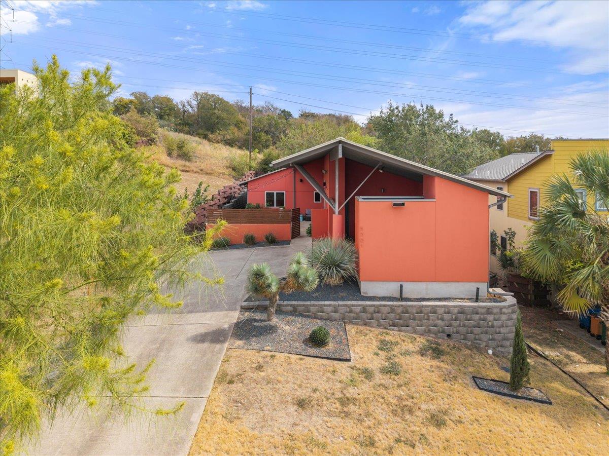 5301 Sendero Hills PKWY