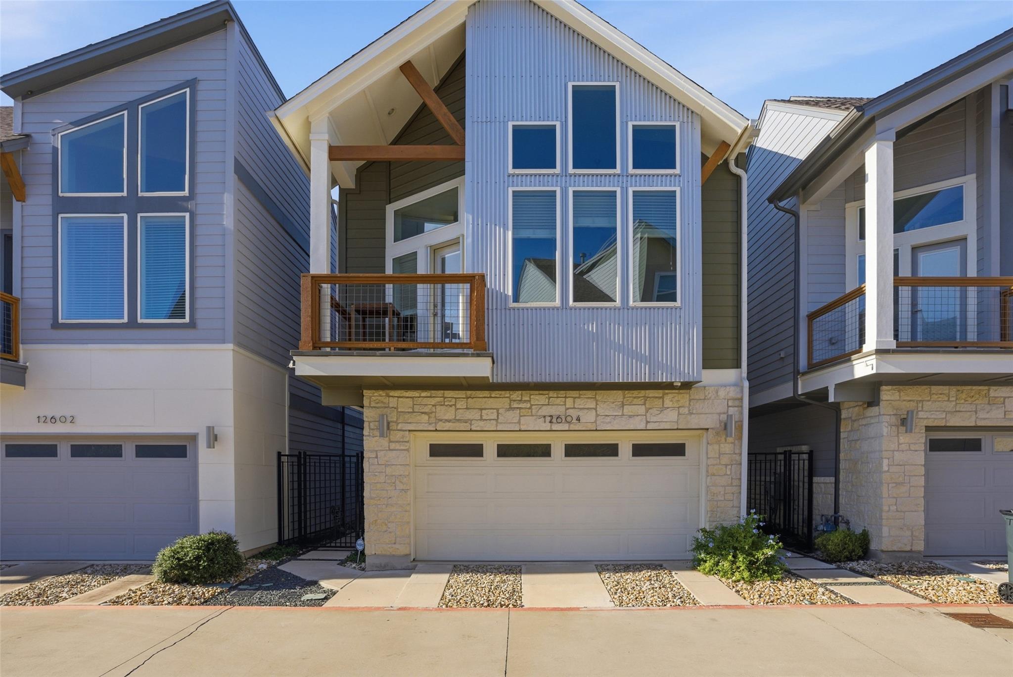 12604 Red Sparrow ST