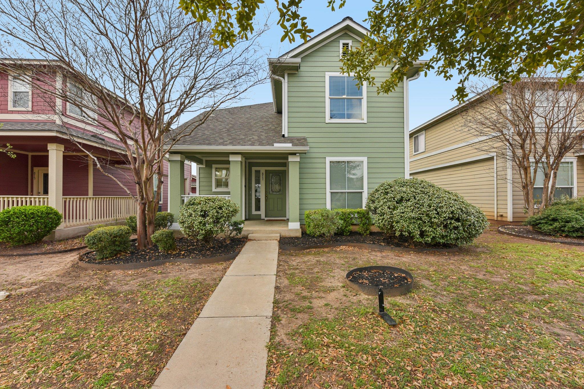 811 Craters Of The Moon BLVD