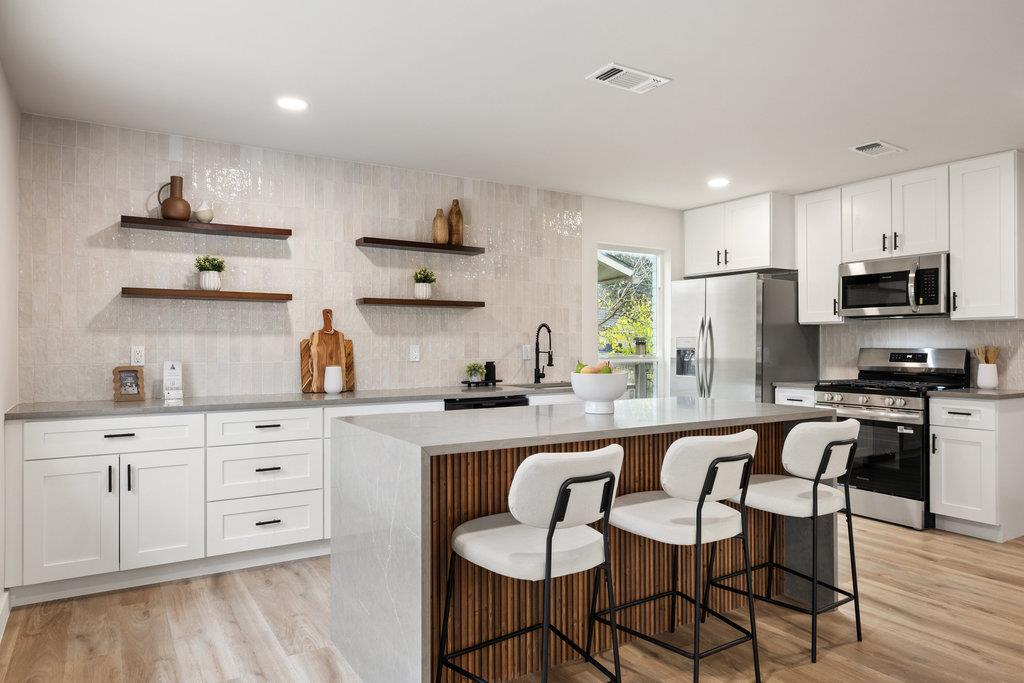 6106 Bridlington CIR