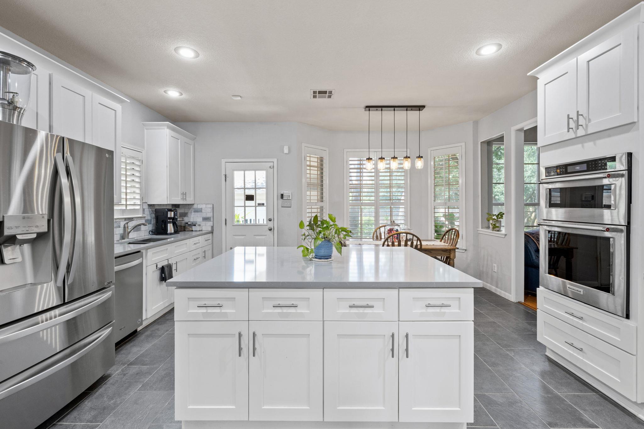 6804 Robert Dixon DR