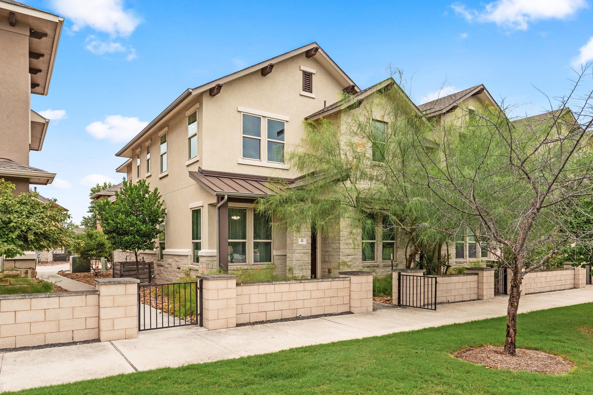 6814 Riverside DR