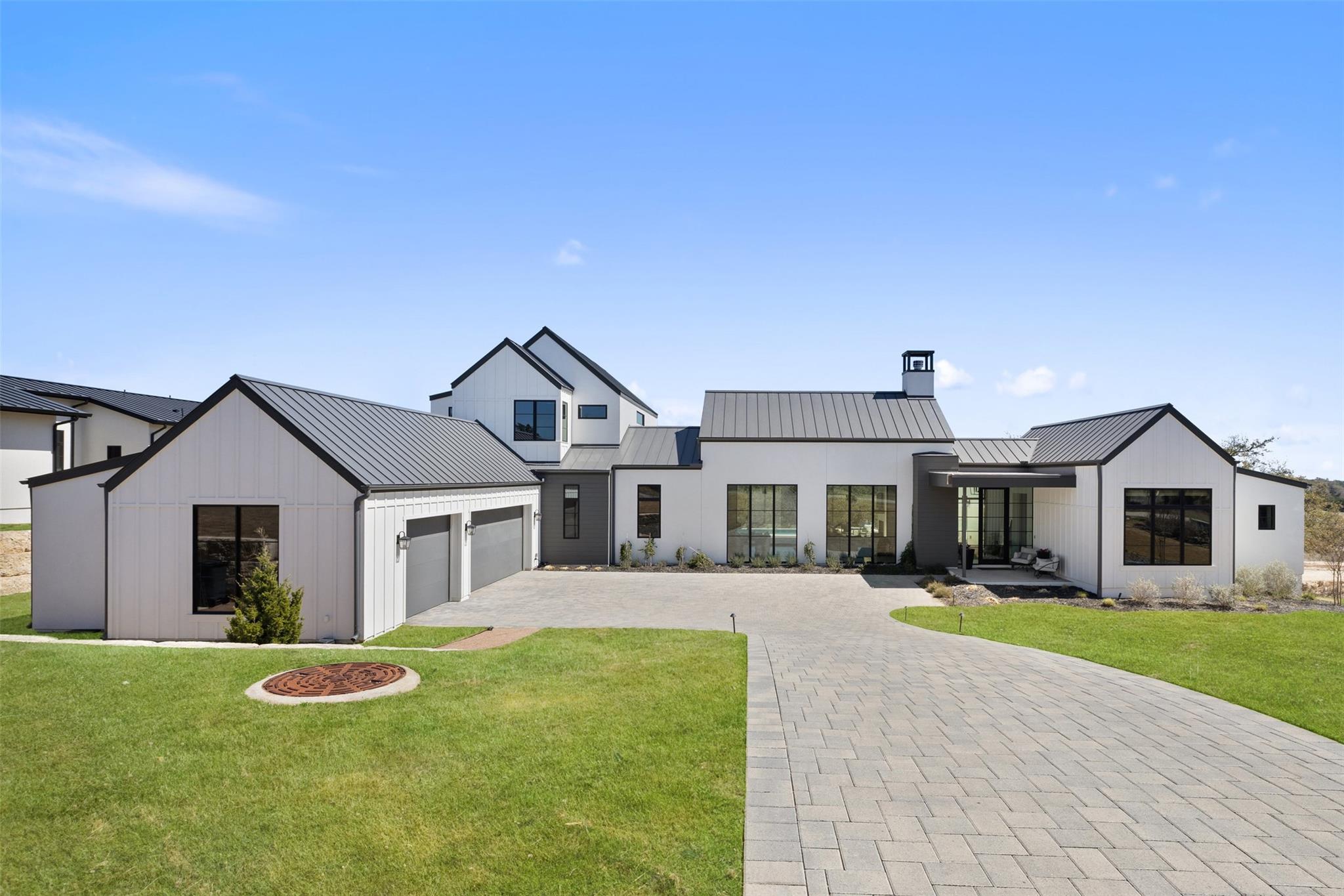 5805 Twin Peaks TRCE