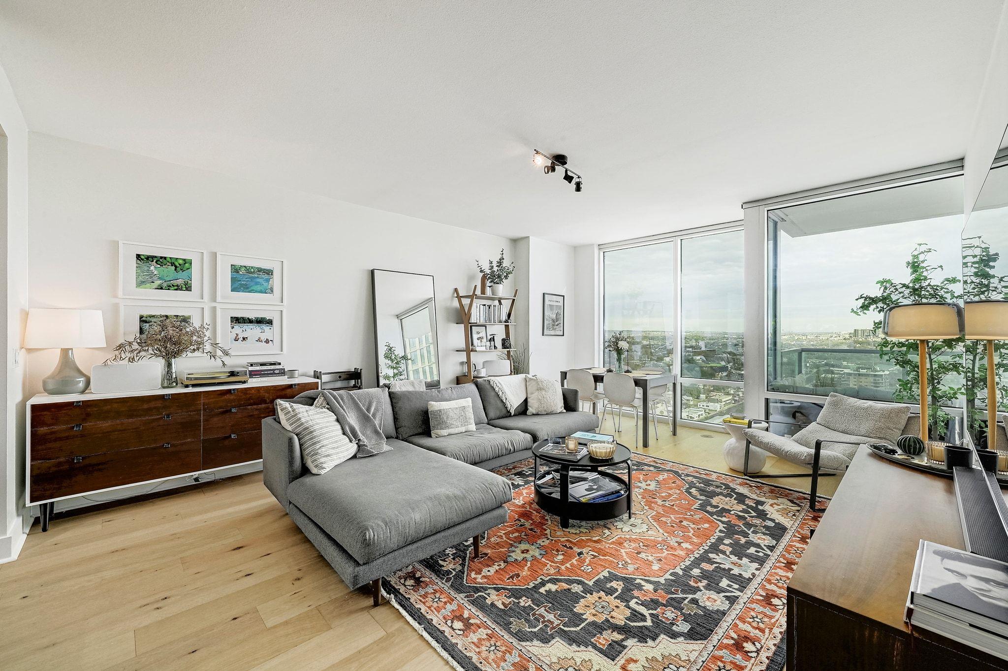 300 Bowie ST