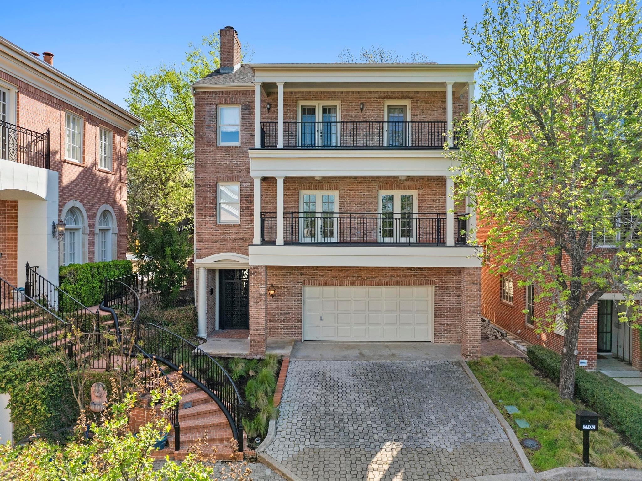 2702 Hillview Green LN