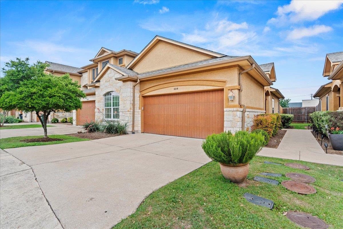 2210 Onion Creek PKWY