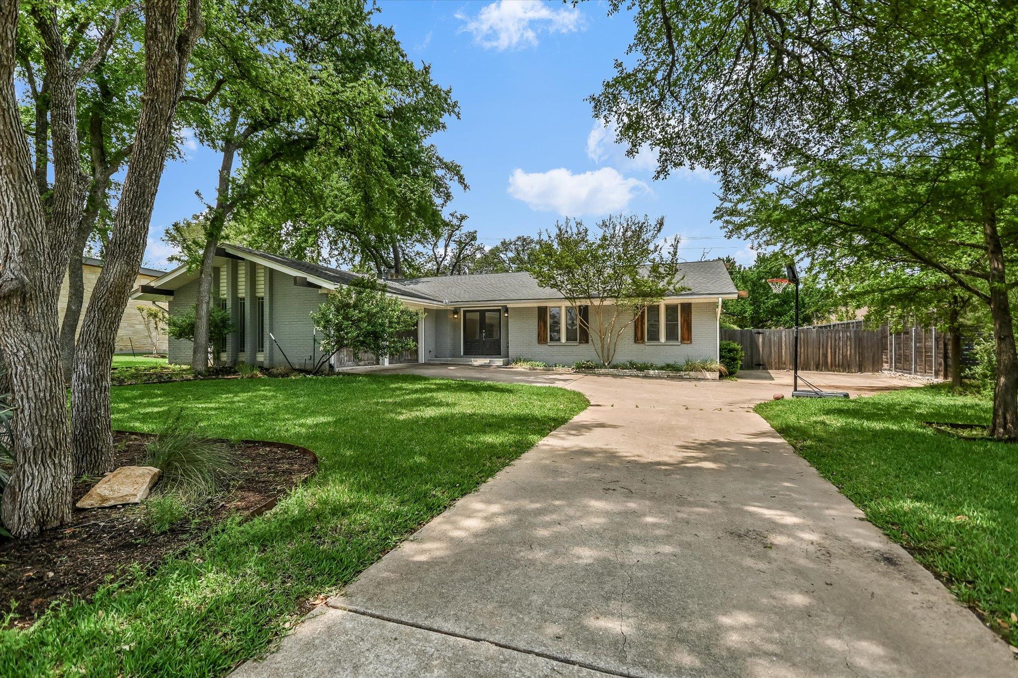 306 Briarwood TRL