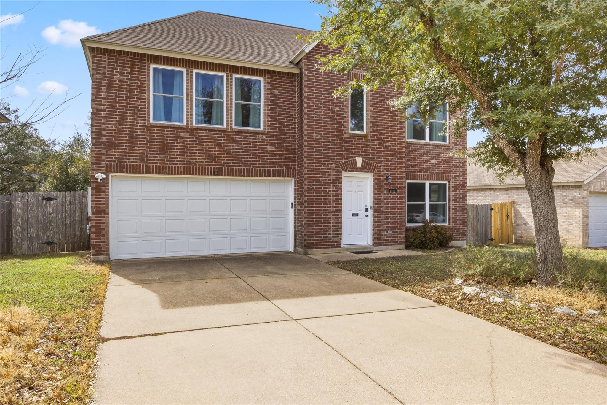 1802 Carriage Club DR