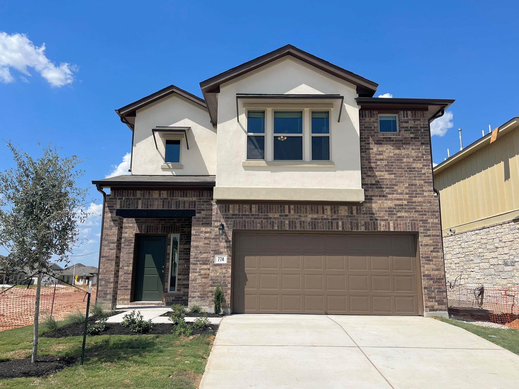 1505 Corsac WAY