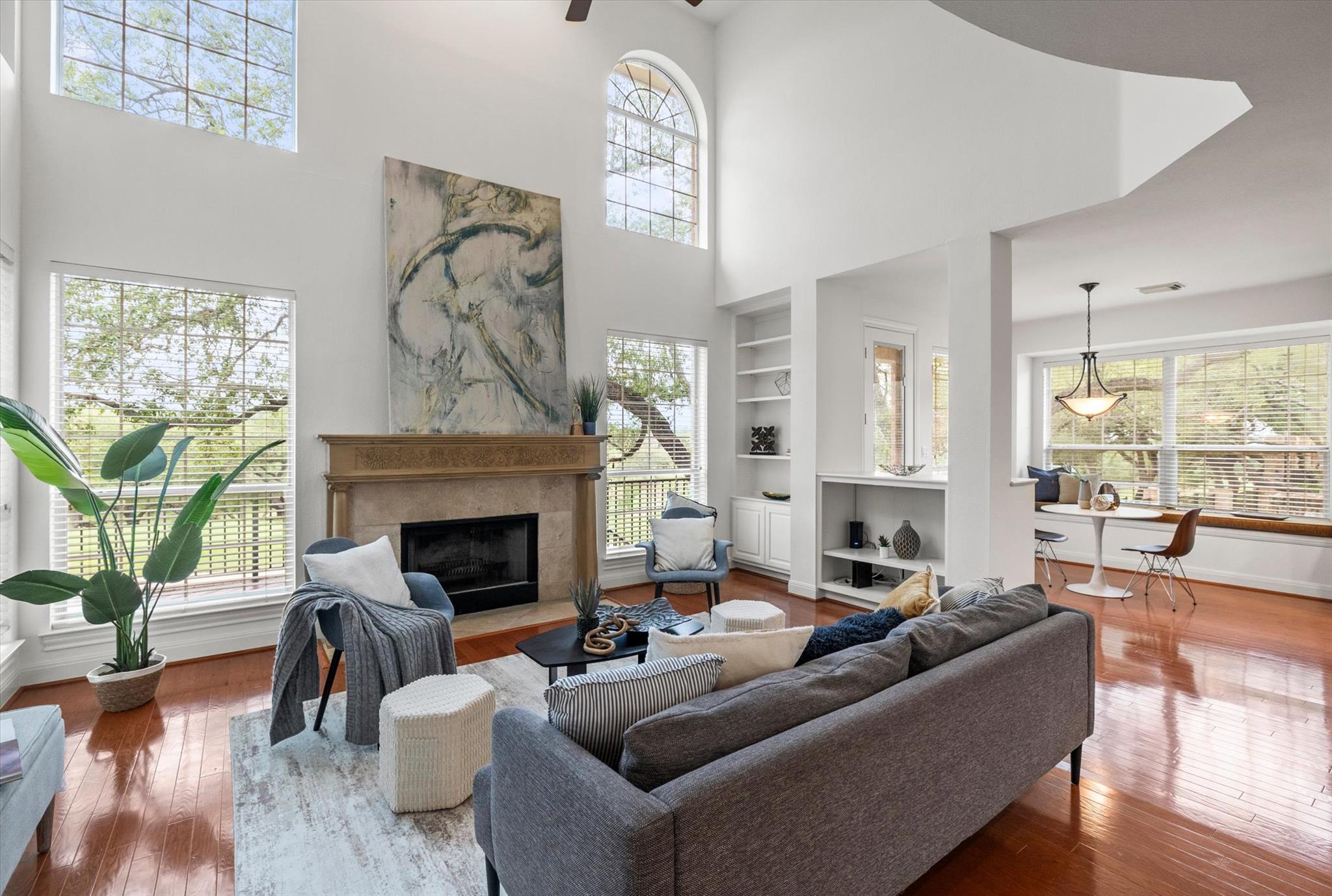 37 Waterfall DR