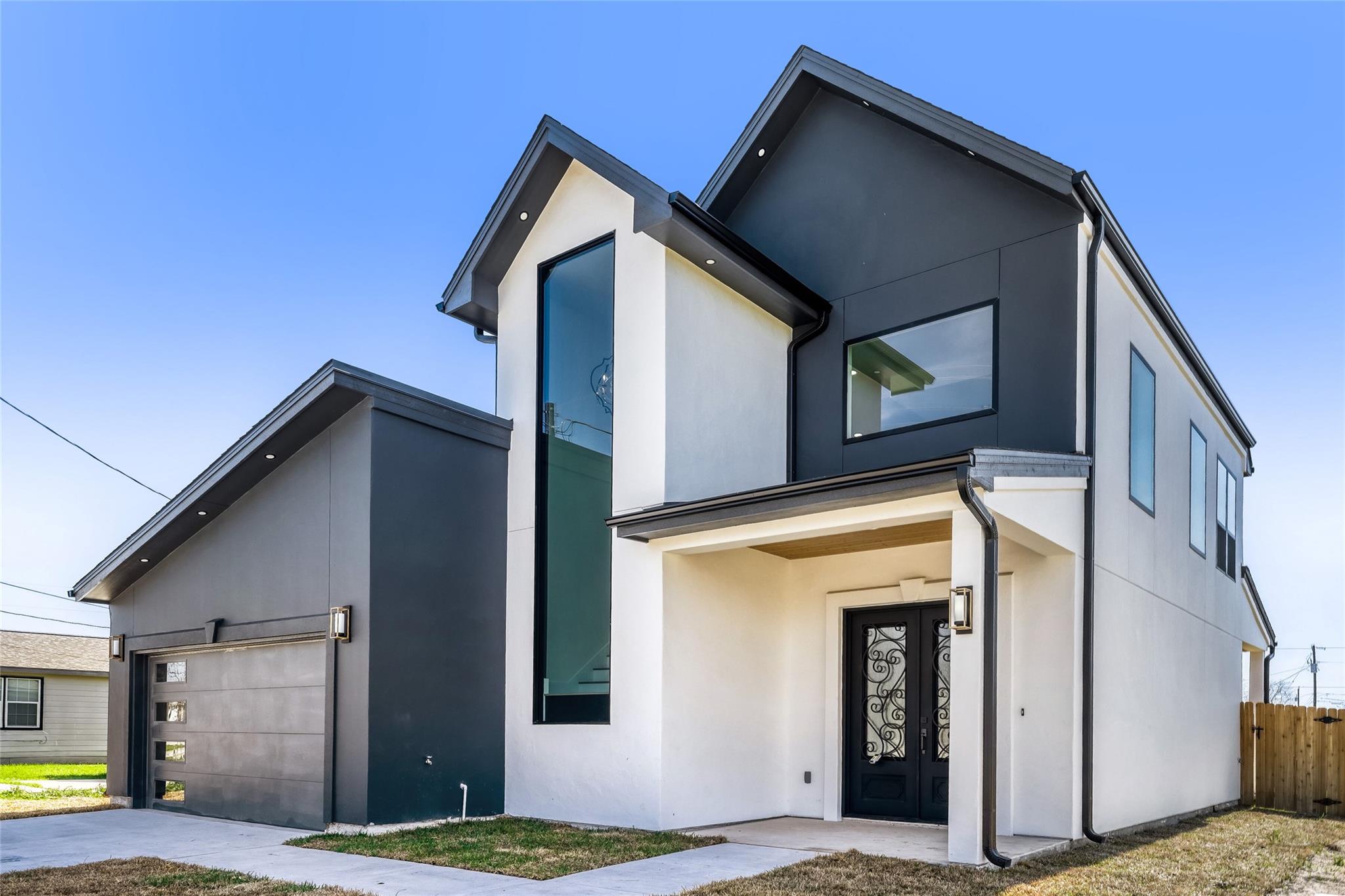 406 E Carrie Manor ST