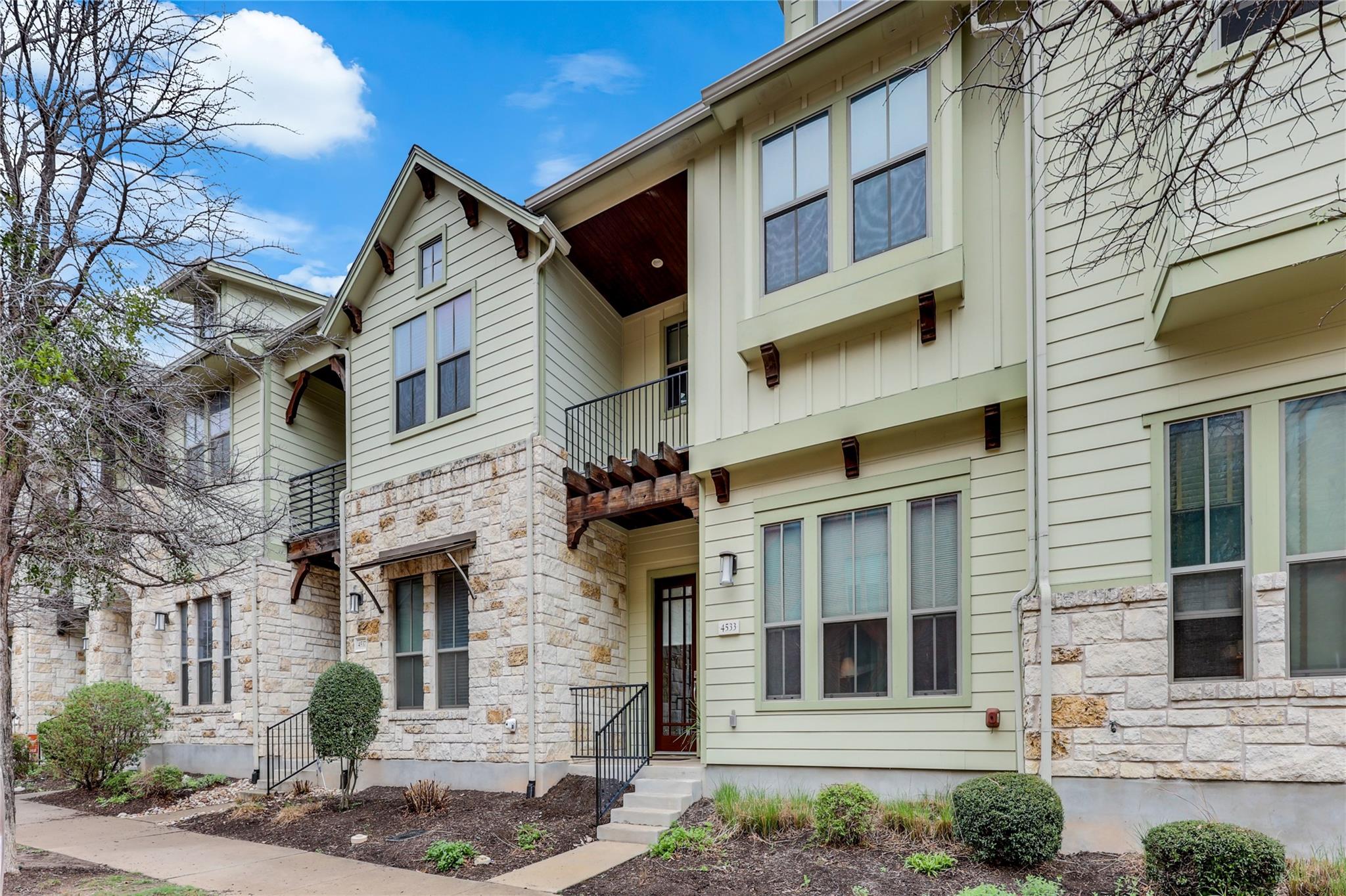 4533 Mattie ST