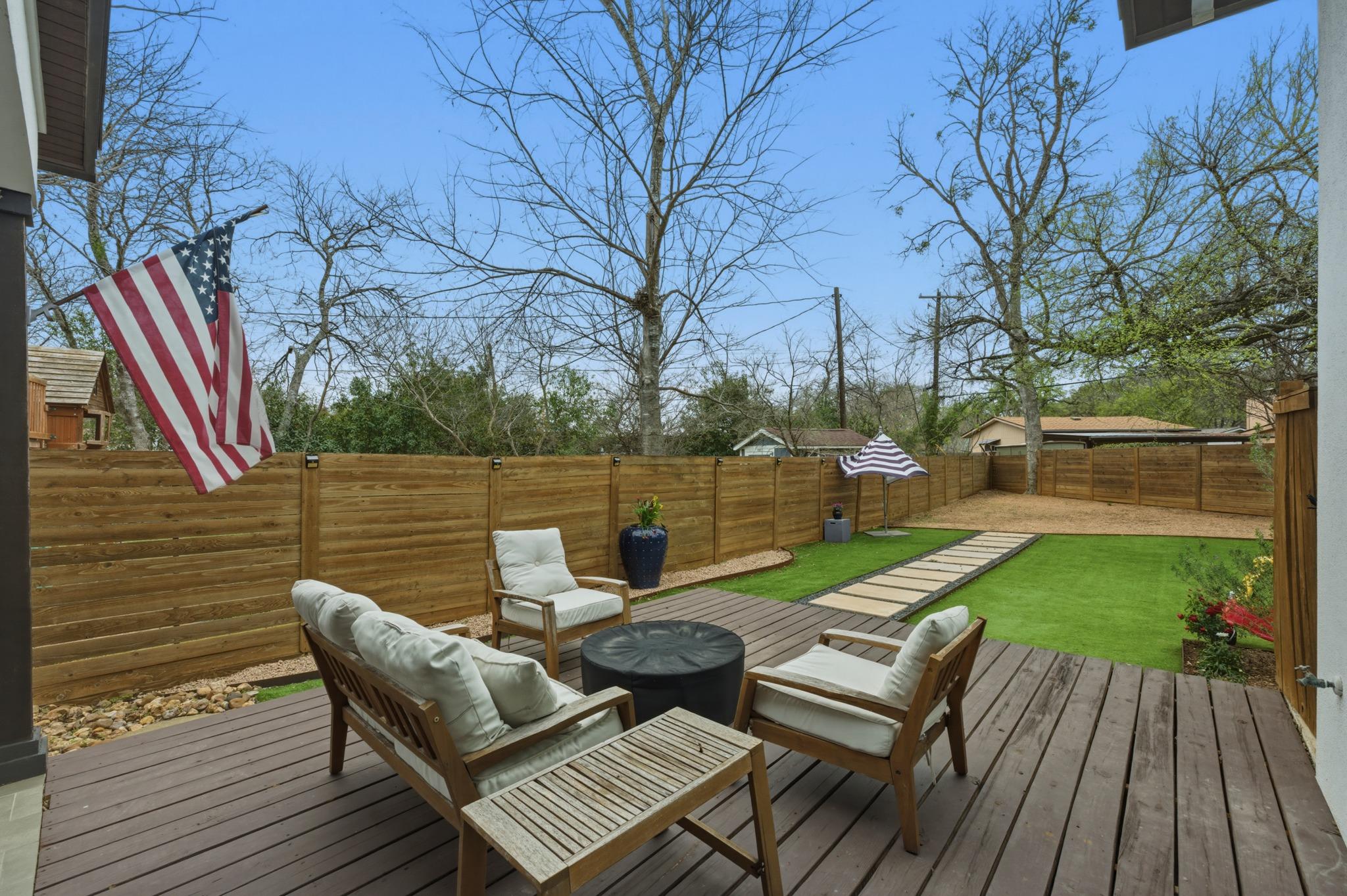 1405 Camelot CIR