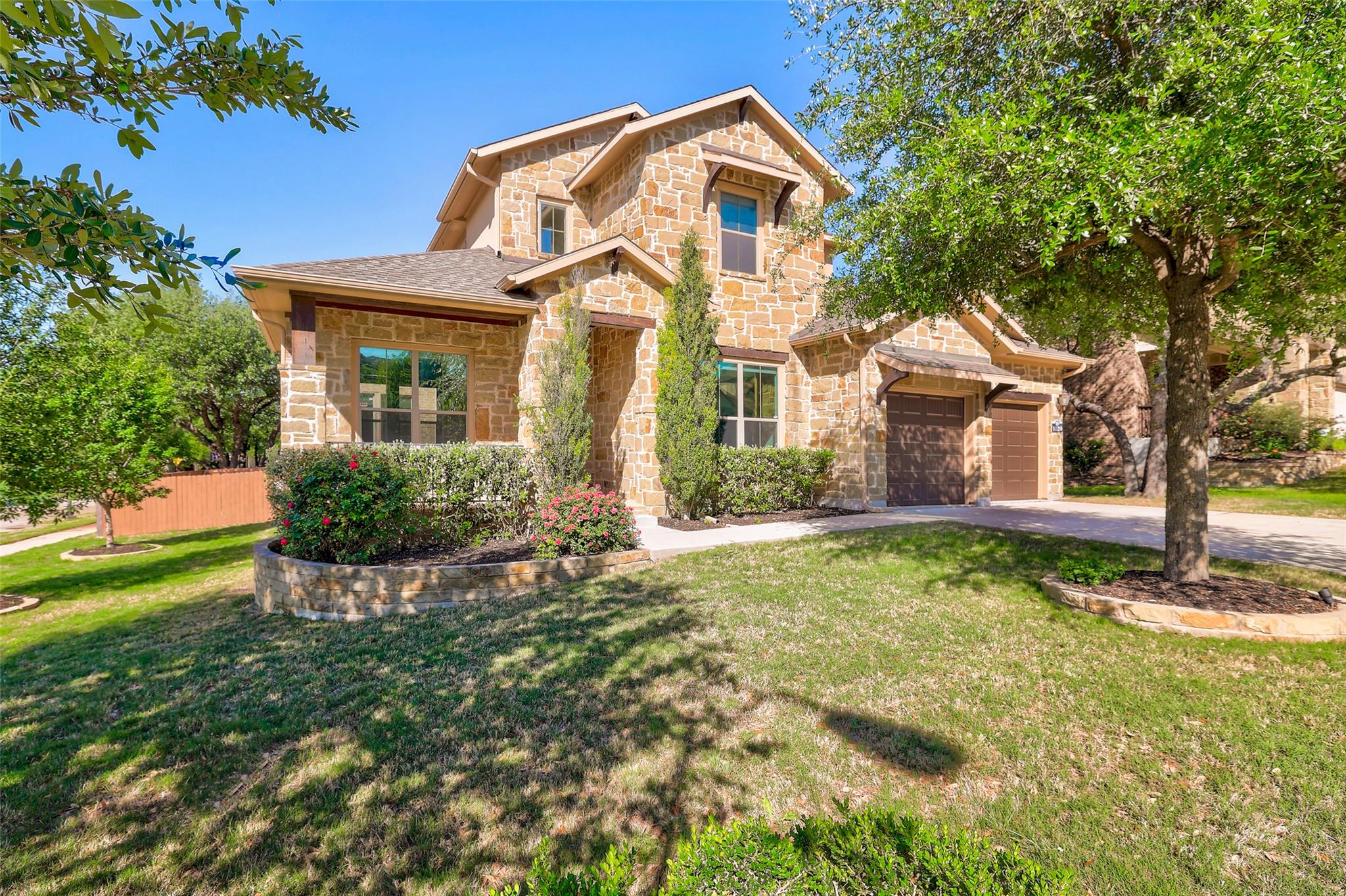 1020 Winding Way DR