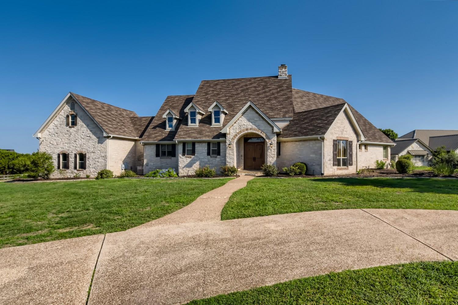 3900 Peak Lookout DR