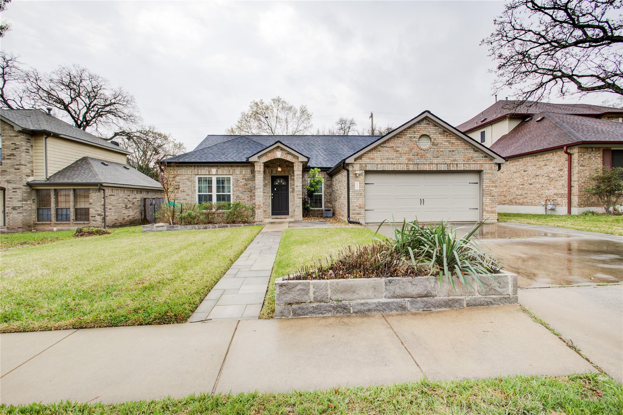 2223 Mockingbird DR