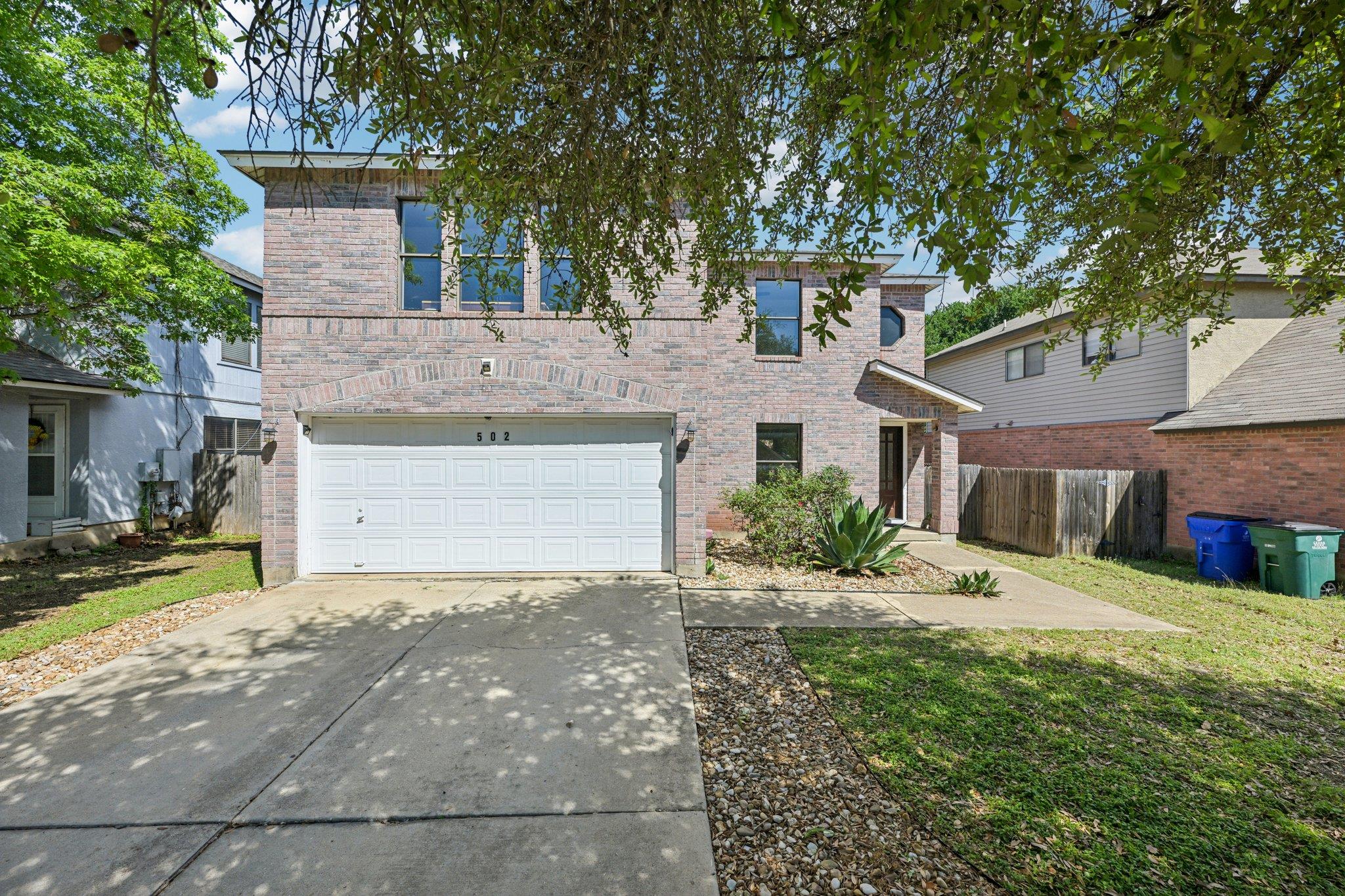502 Woodford DR