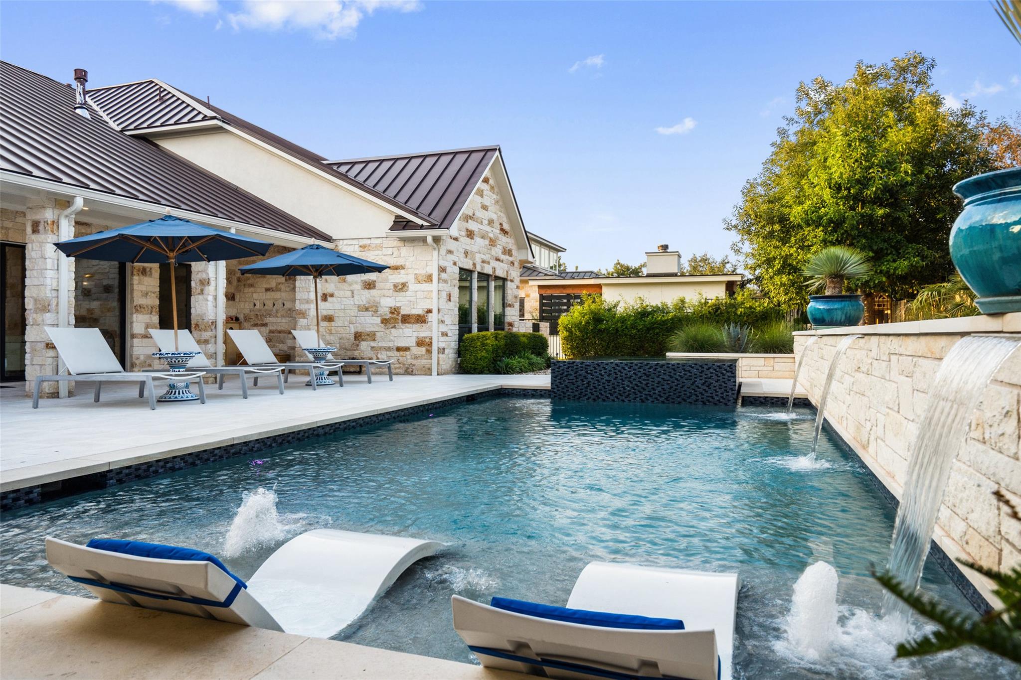 107 Bisset CT