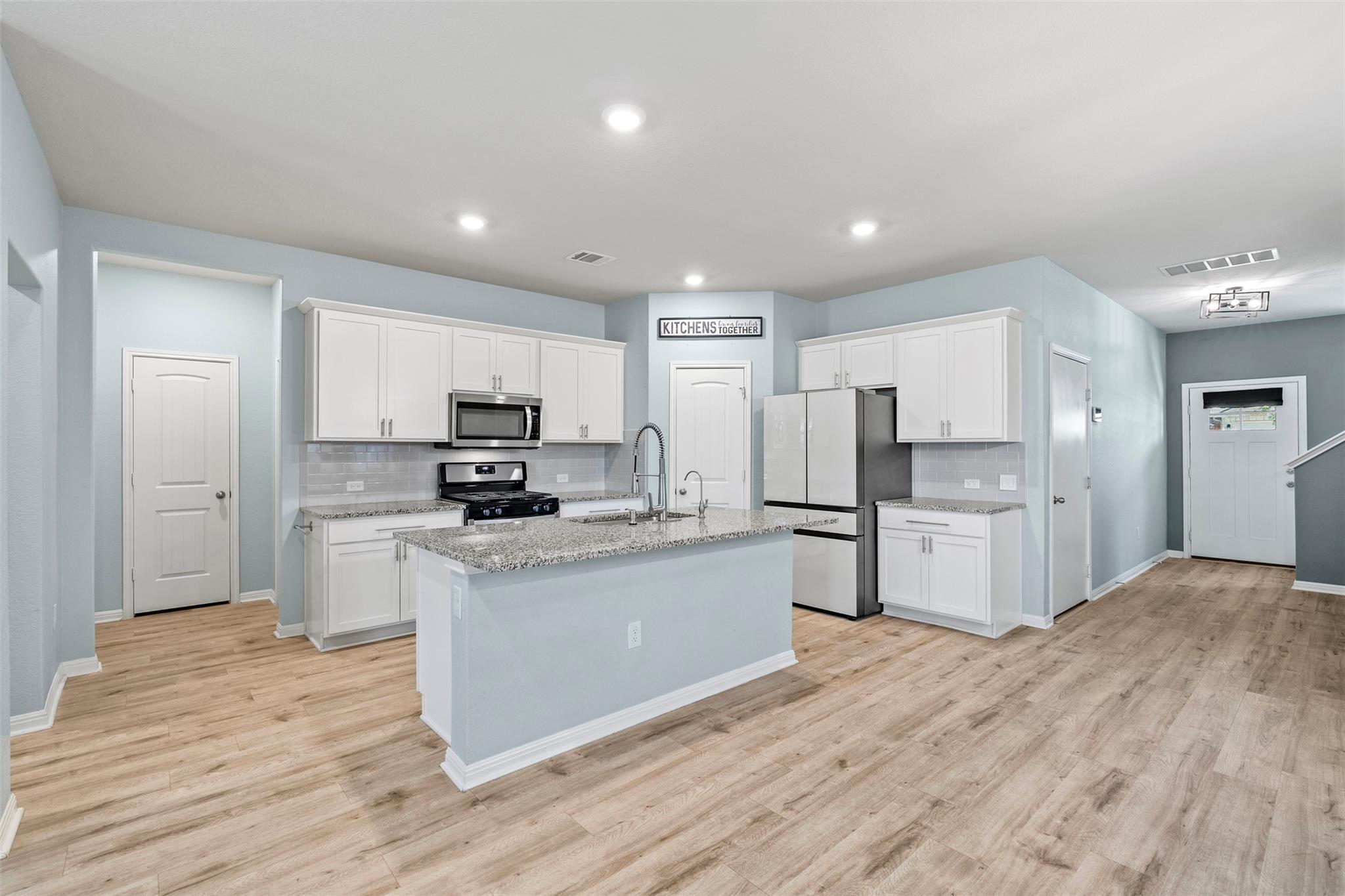 120 Ellinger RD