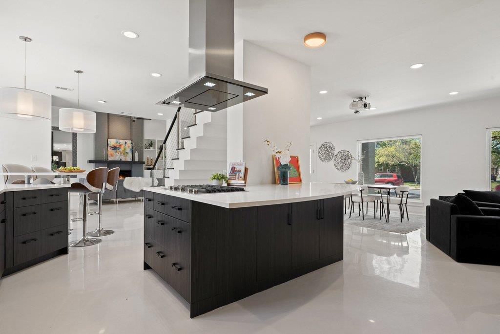 10408 Loring DR