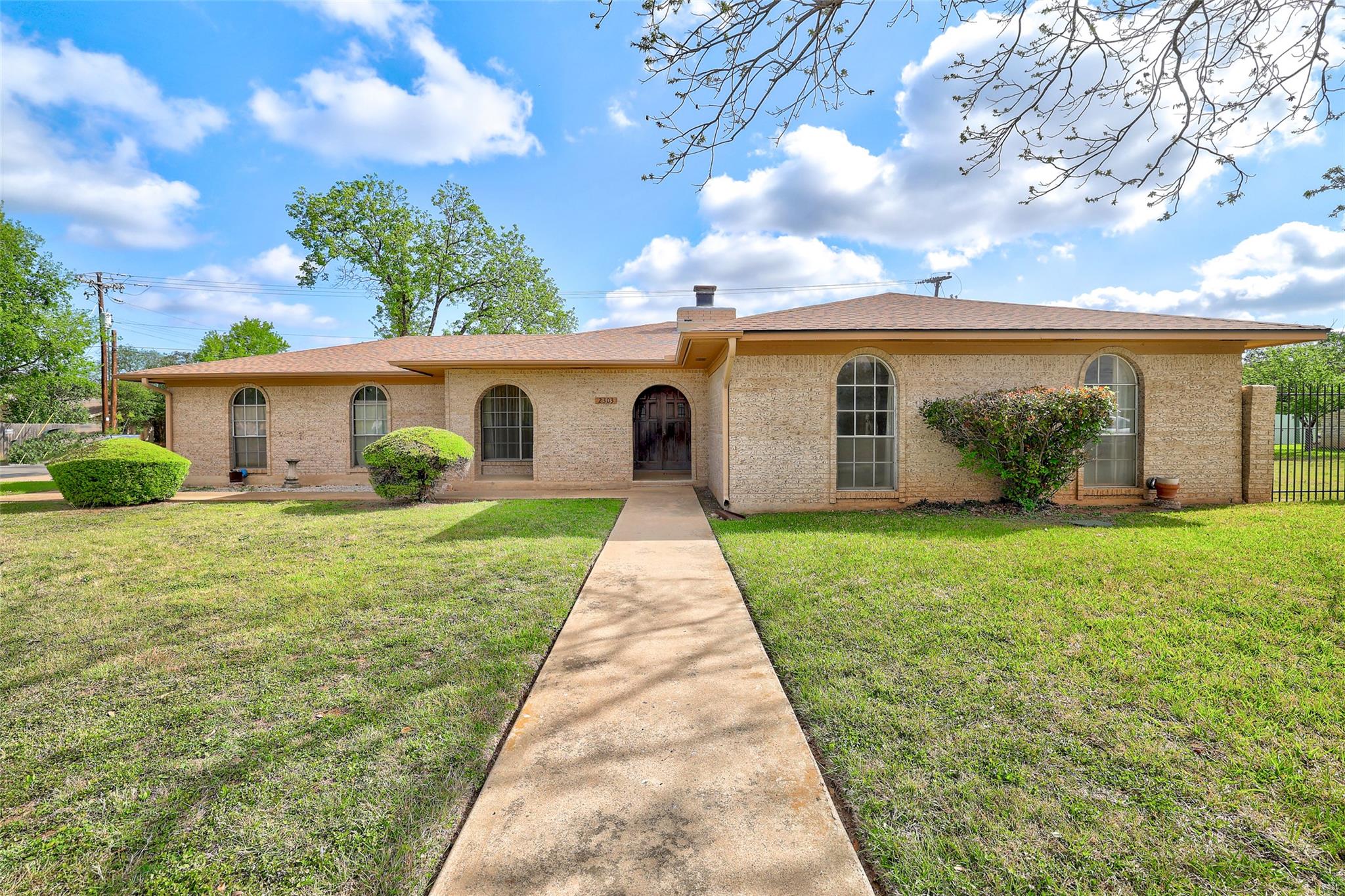 2303 Dawn DR