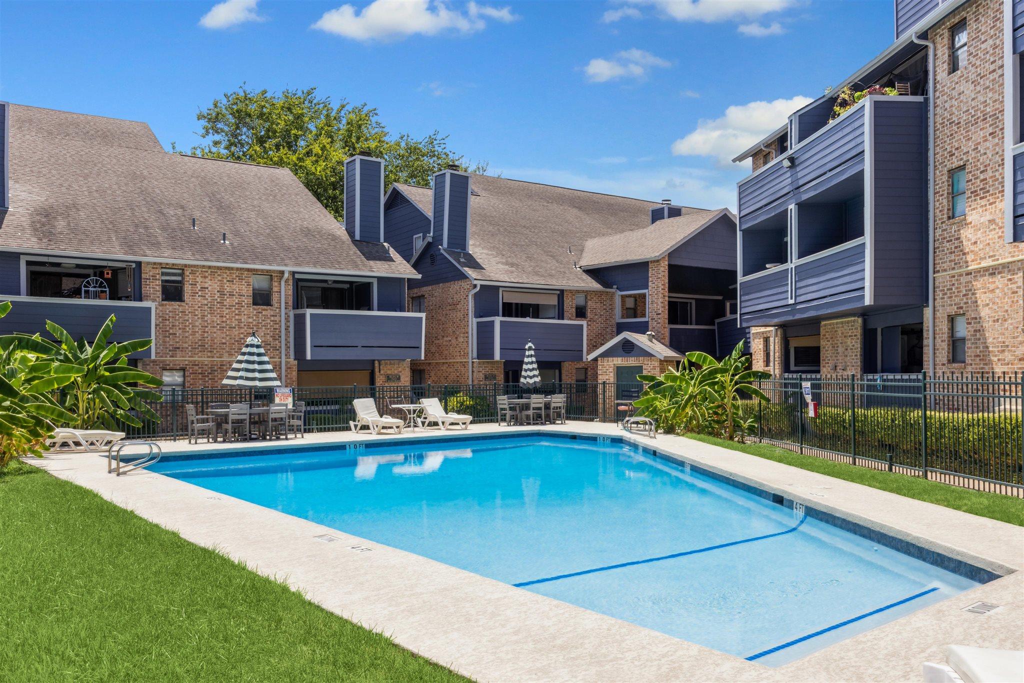 2500 Burleson RD