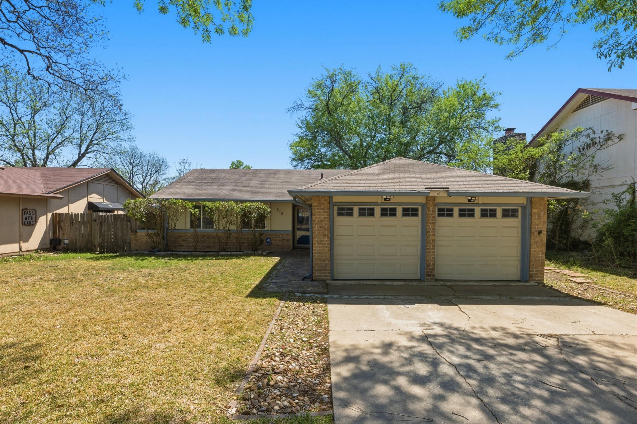 313 Blackberry DR