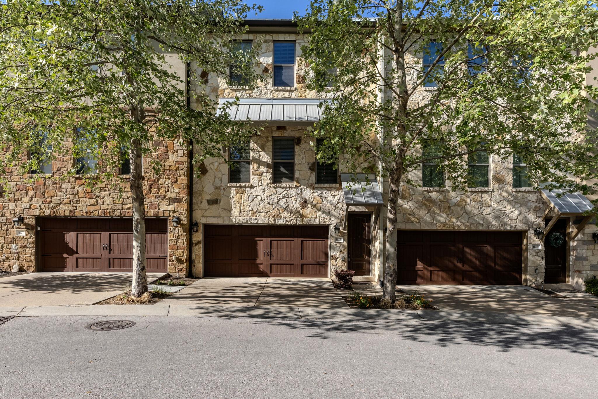 1125 Highknoll LN
