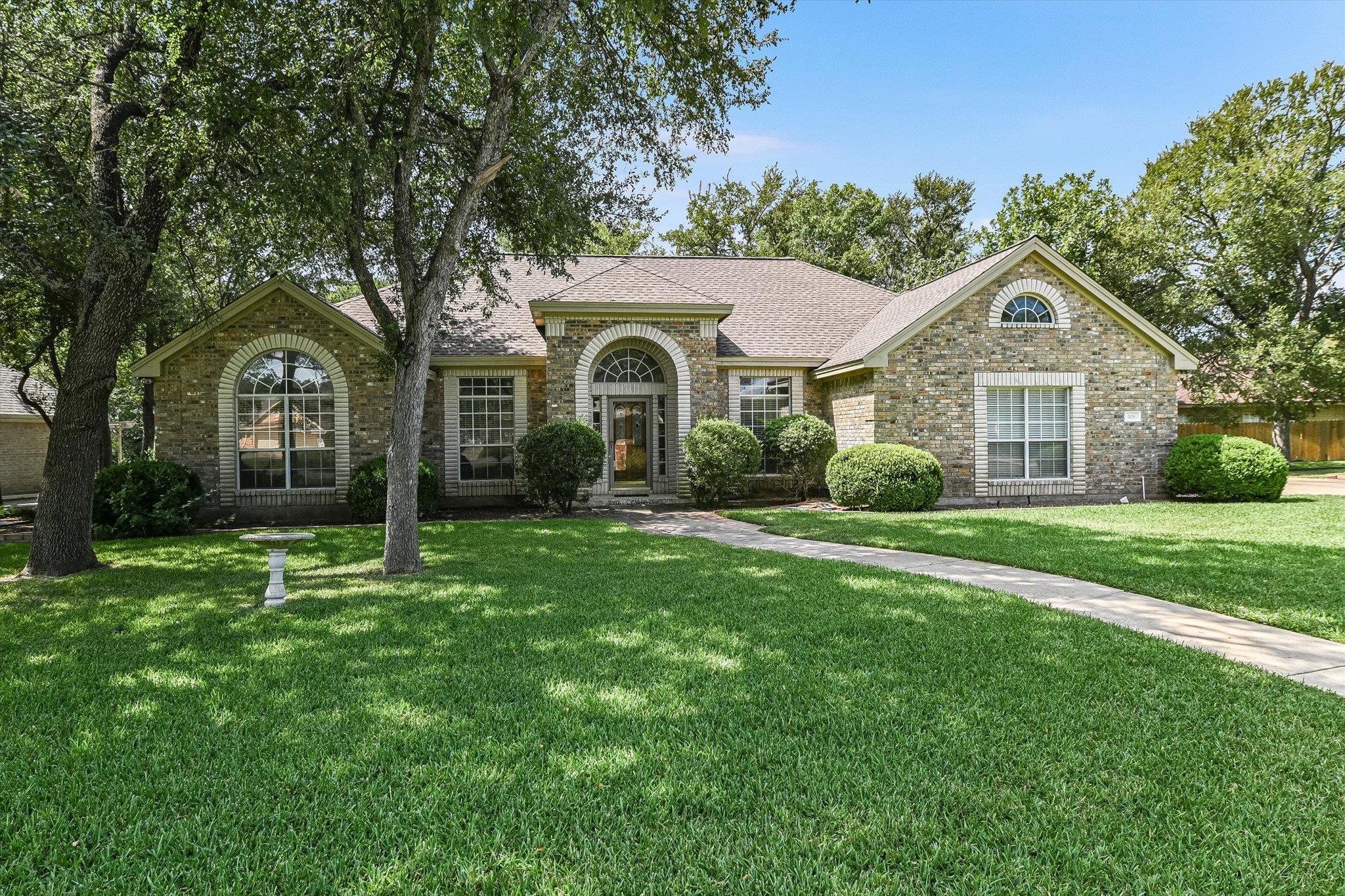 109 Stacey LN