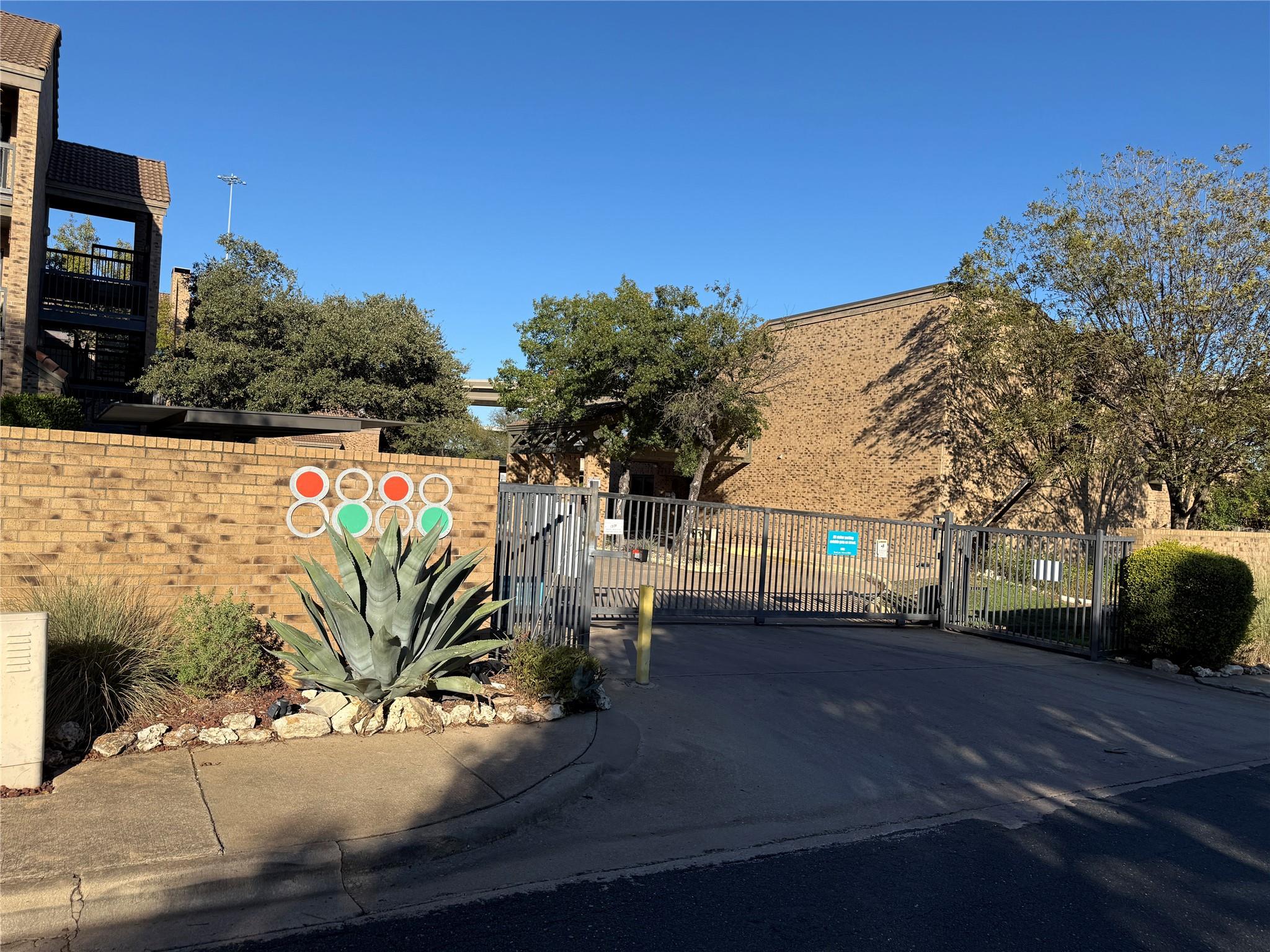 8888 Tallwood DR