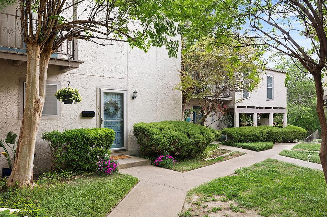 3613 Las Colinas DR