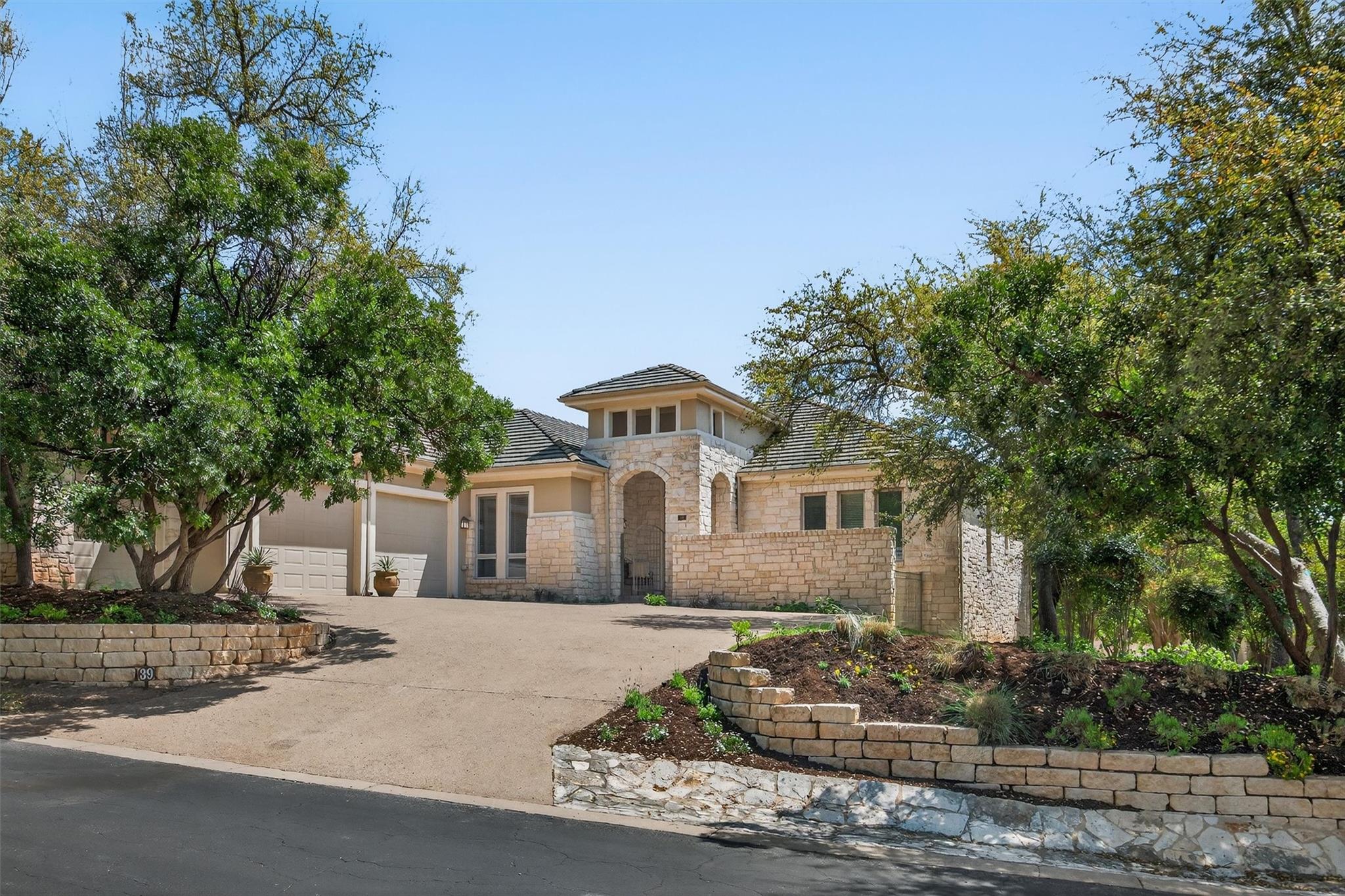2305 BARTON CREEK BLVD