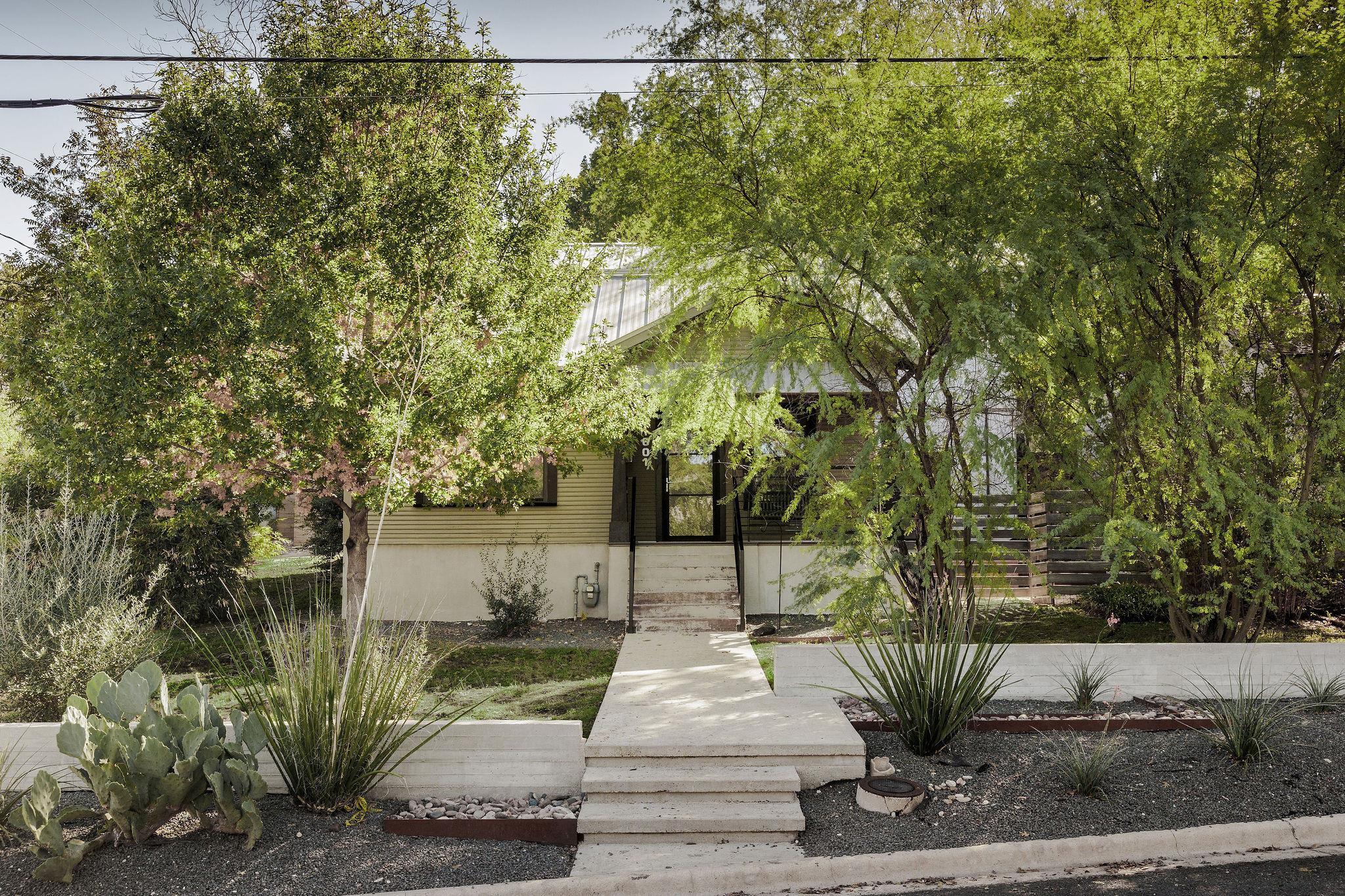 1601 Alameda DR