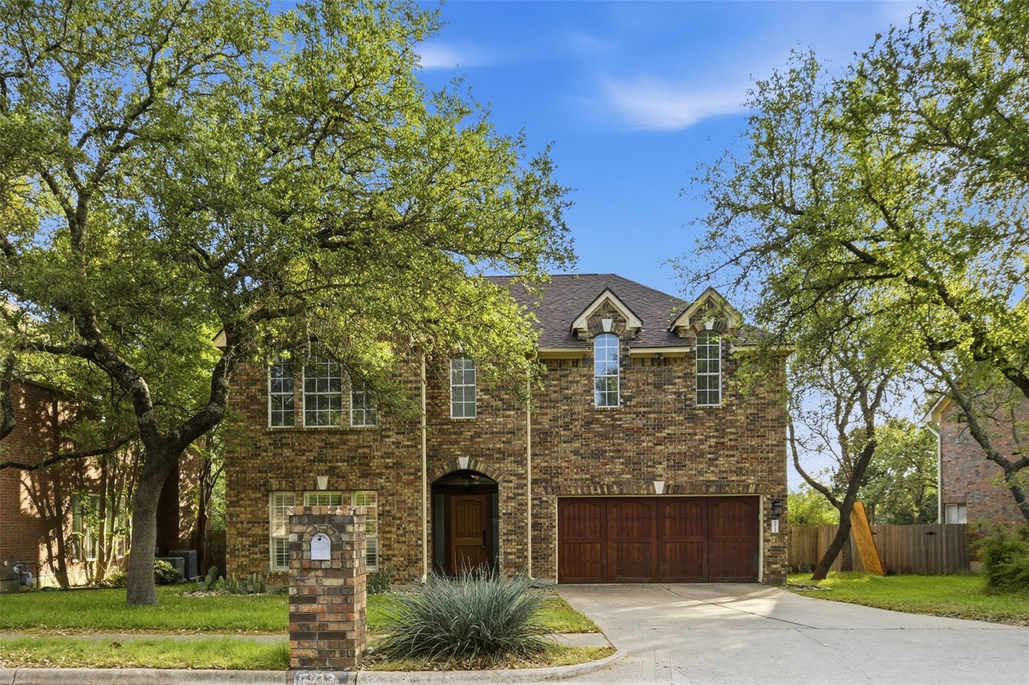 5813 Miramonte DR