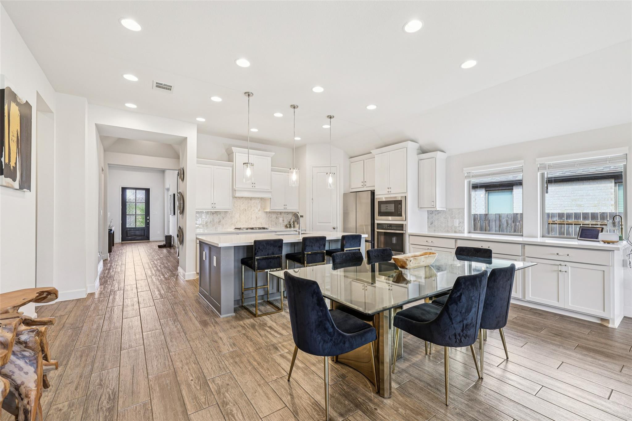 14521 Kira LN