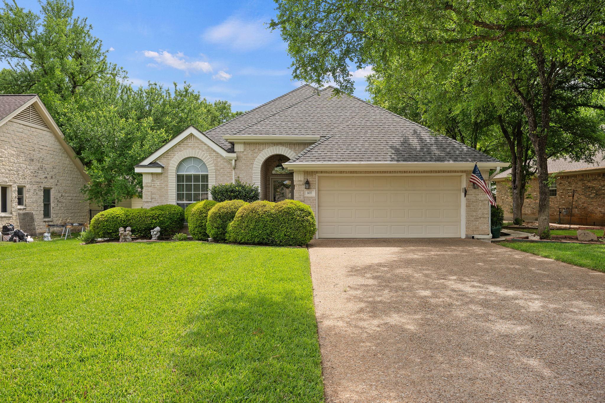 107 Stacey LN