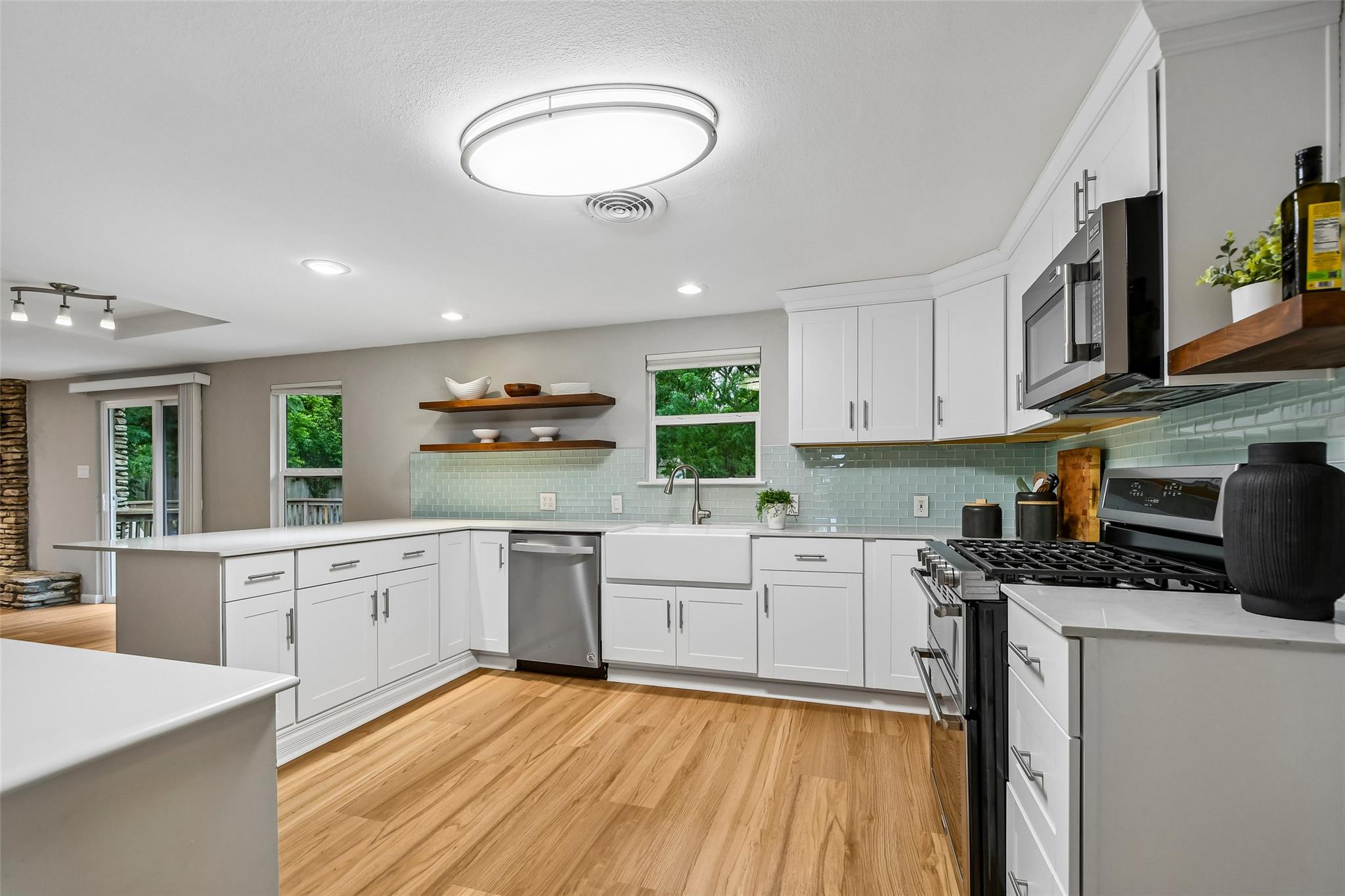 406 2nd ST