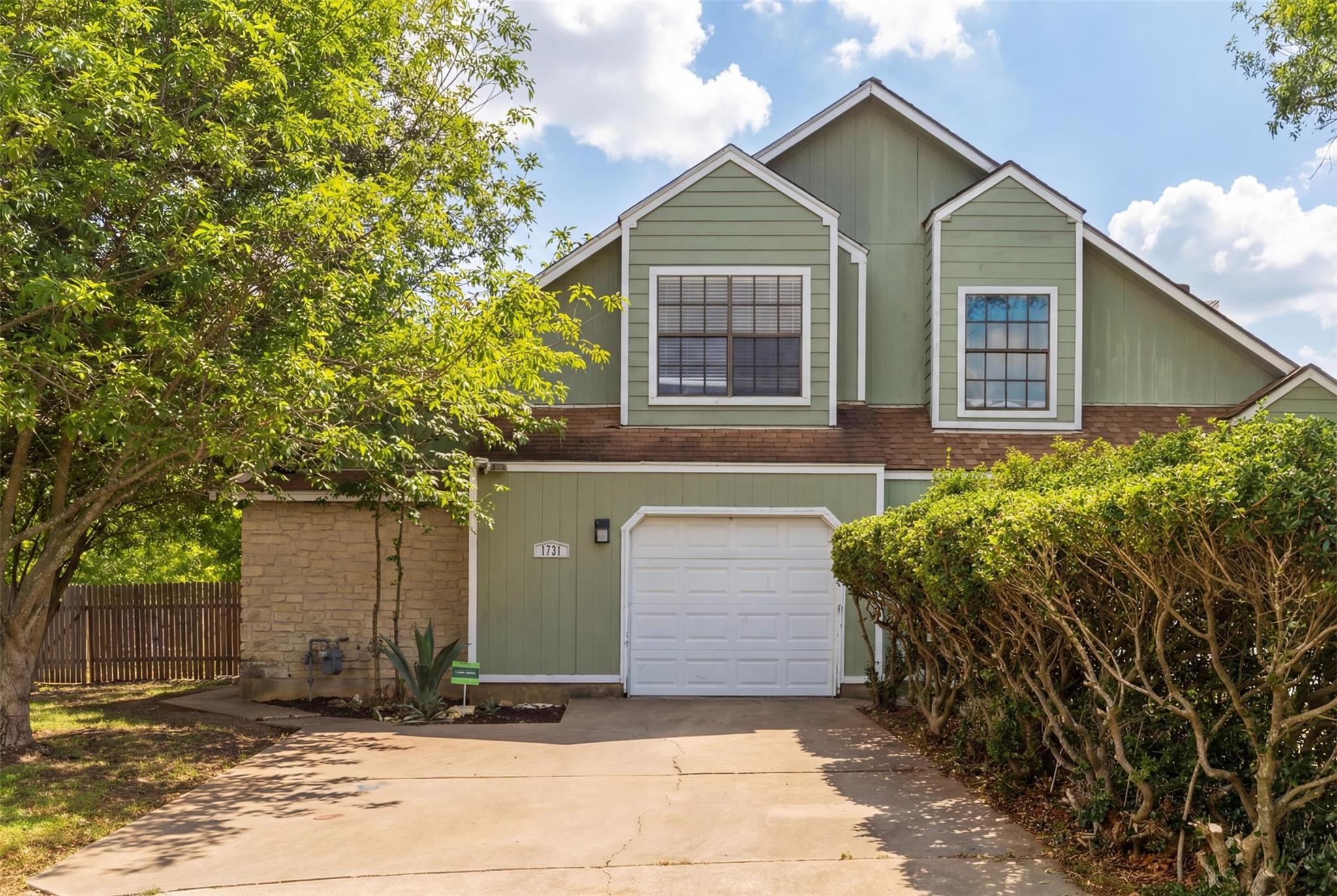 1121 Orchard Park CIR