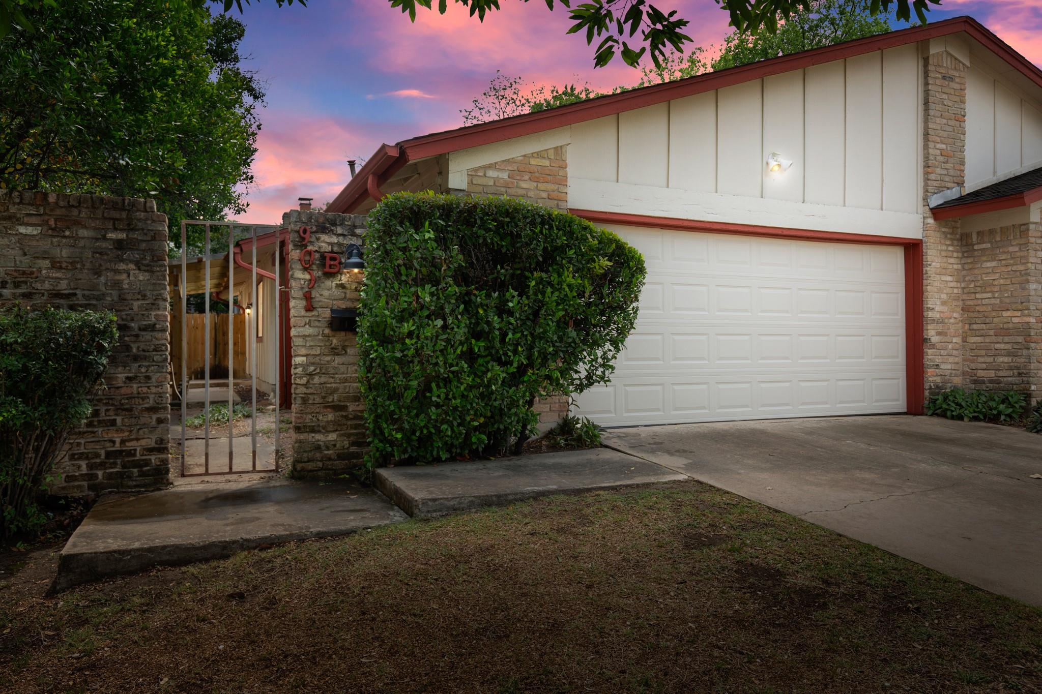 9001 Parkfield DR