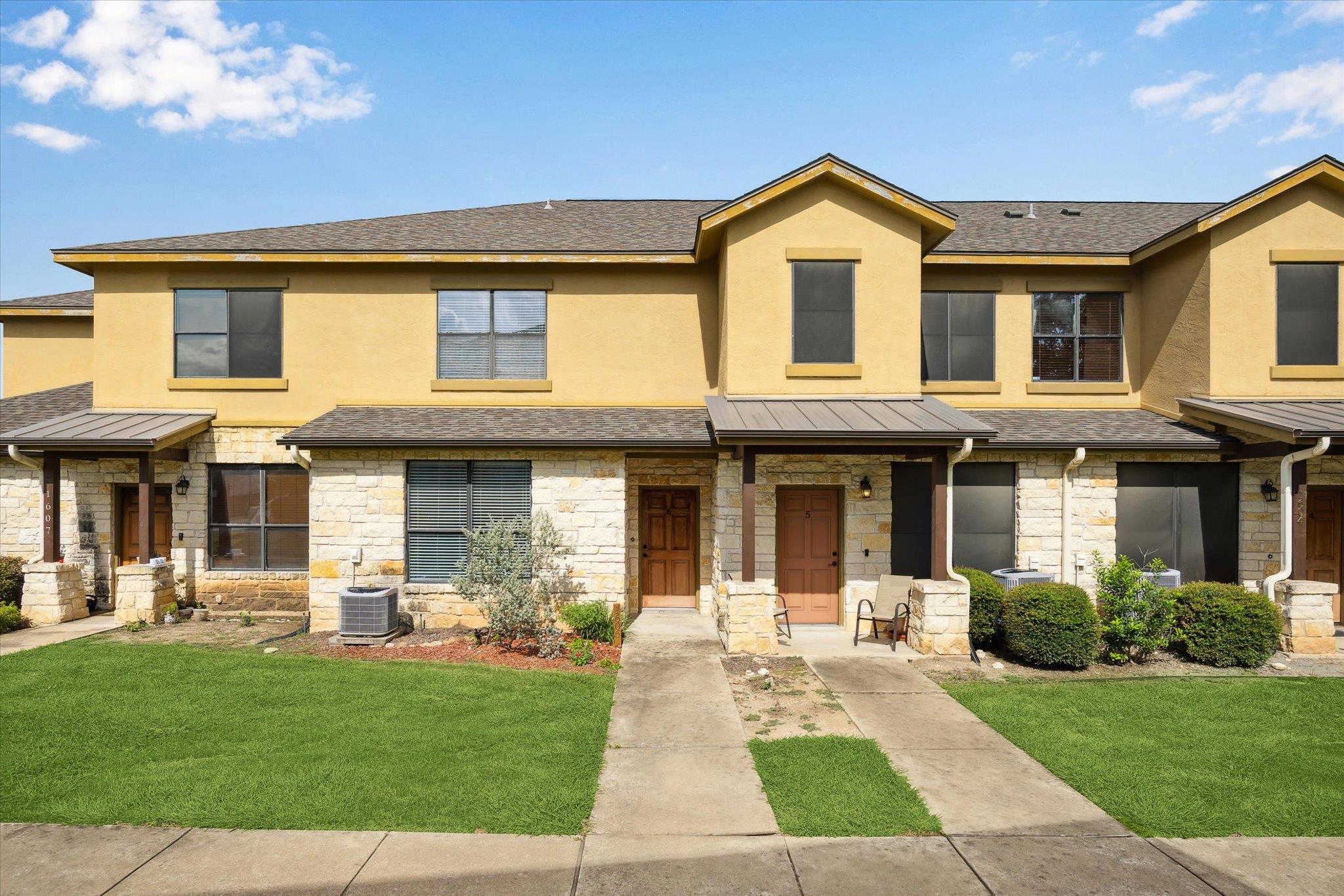 2101 Town Centre DR