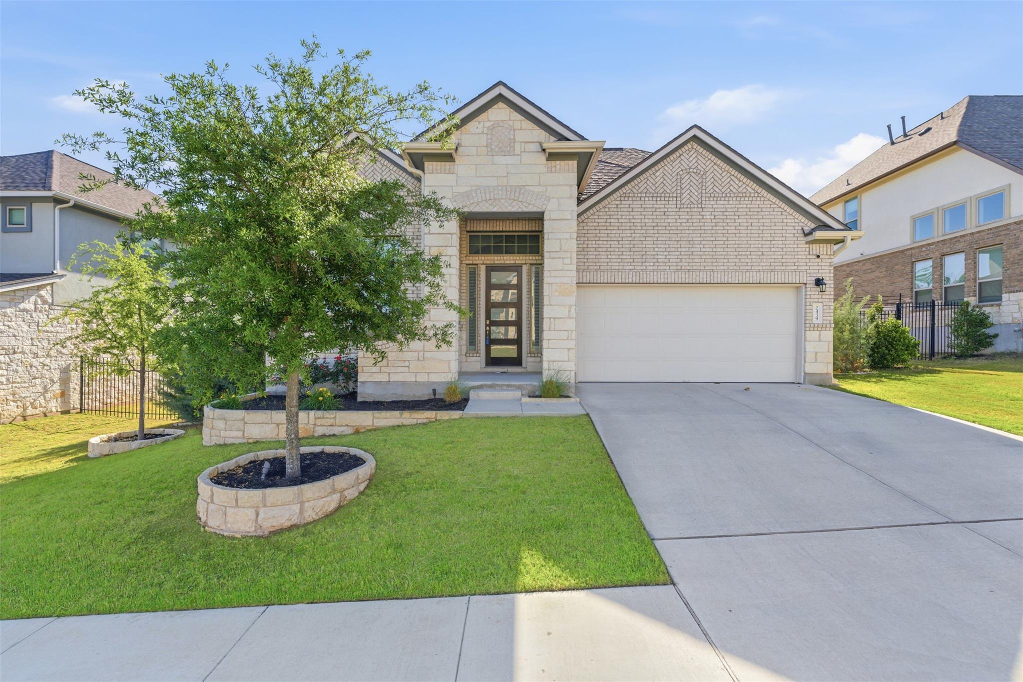 2439 Soprano WAY
