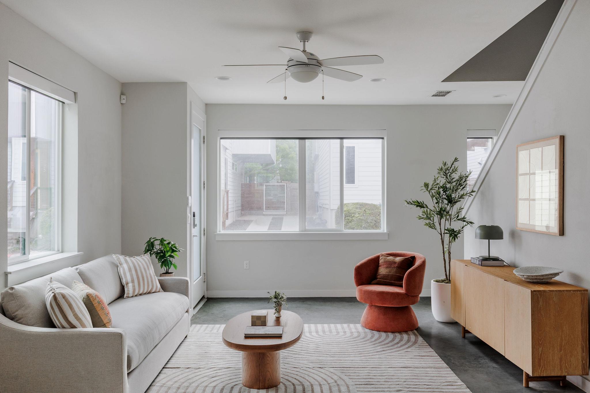 801 Bluff DR